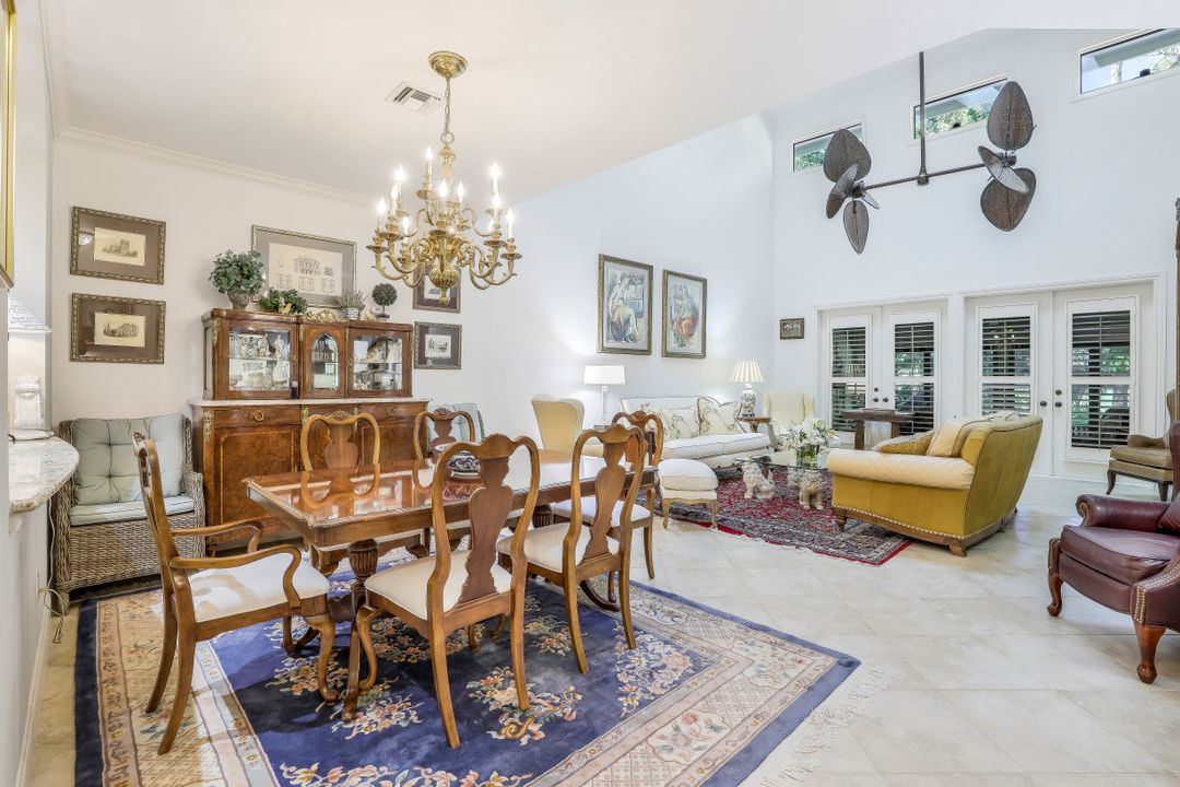 581 Gulf Park Dr, Naples, FL 34108