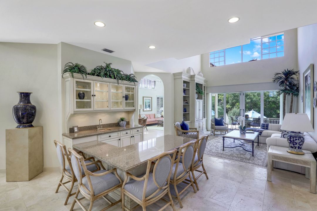 8089 Via Vecchia, Naples, FL 34108