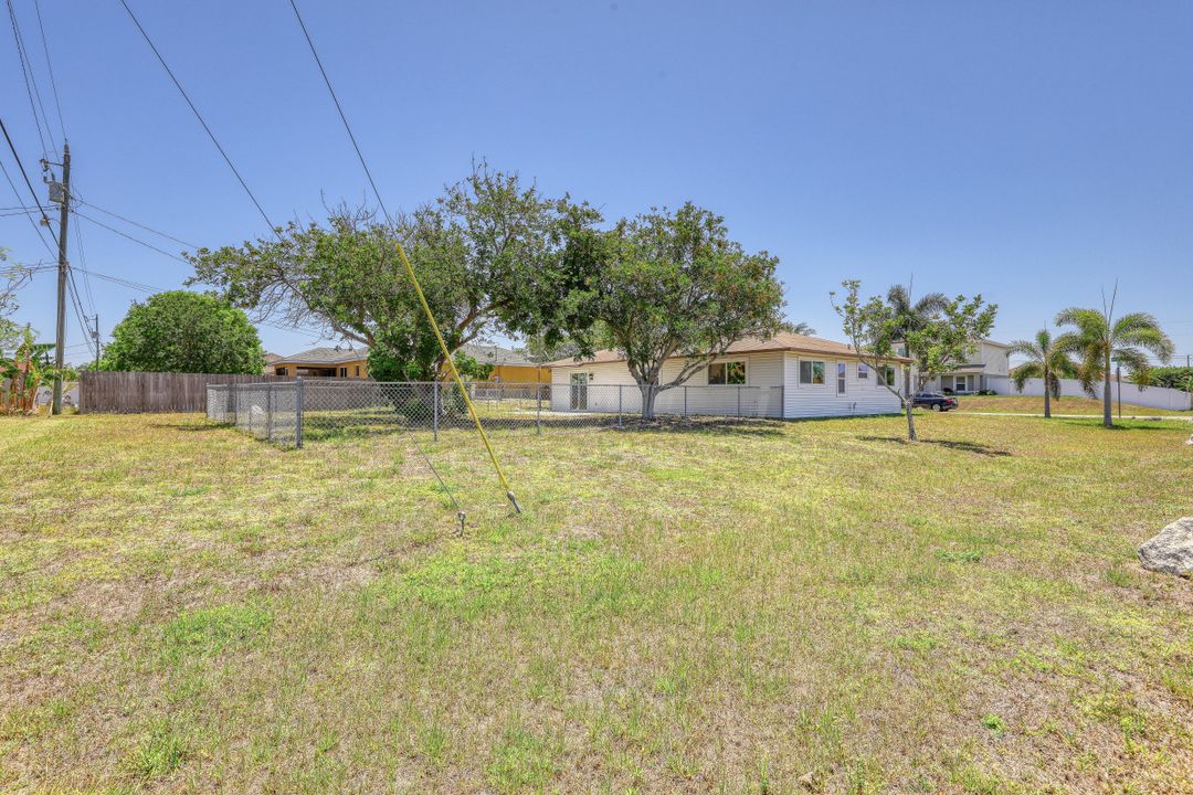 1321 NE 17th St, Cape Coral, FL 33909