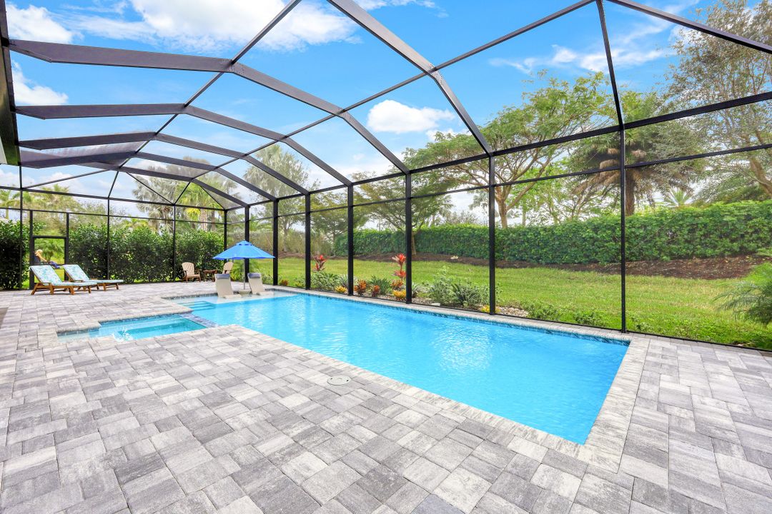 14628 Regatta Ln, Naples, FL 34114