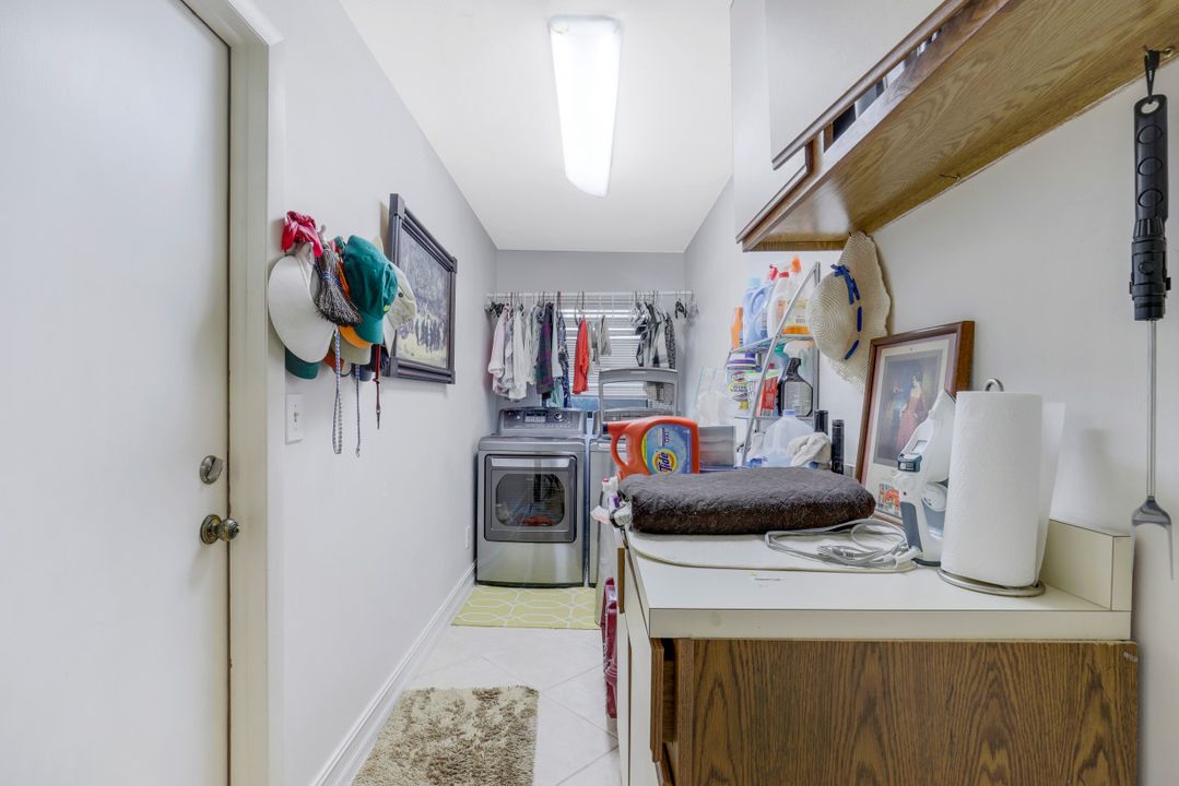 2326 Kings Lake Blvd, Naples, FL 34112