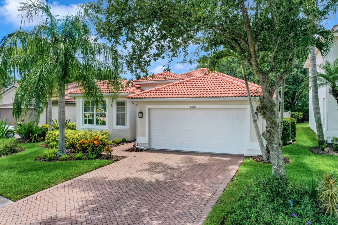 8392 Laurel Lakes Blvd, Naples, FL 34119