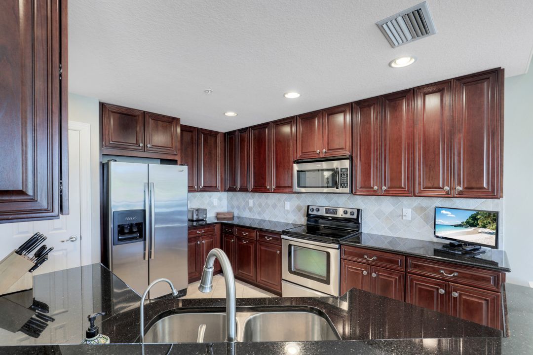 9521 Ironstone Terrace #101, Naples, FL 34120