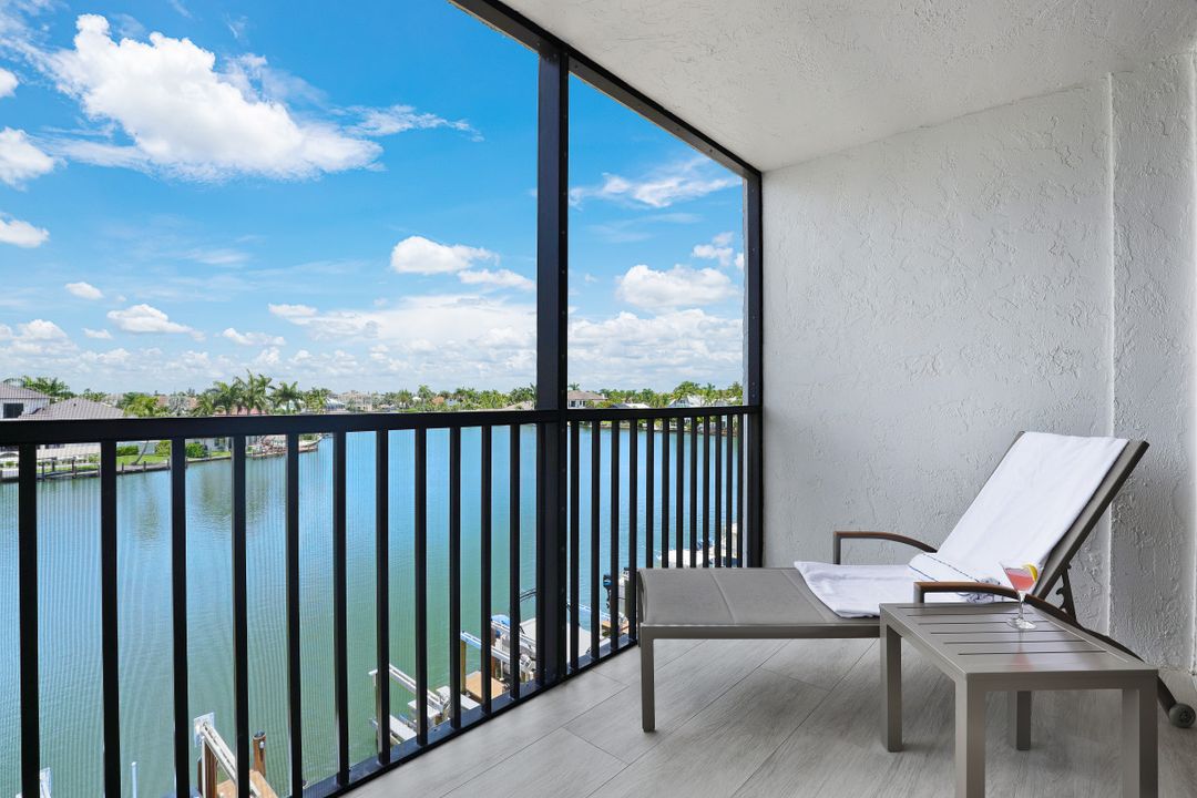 10482 Gulf Shore Dr #231, Naples, FL 34108