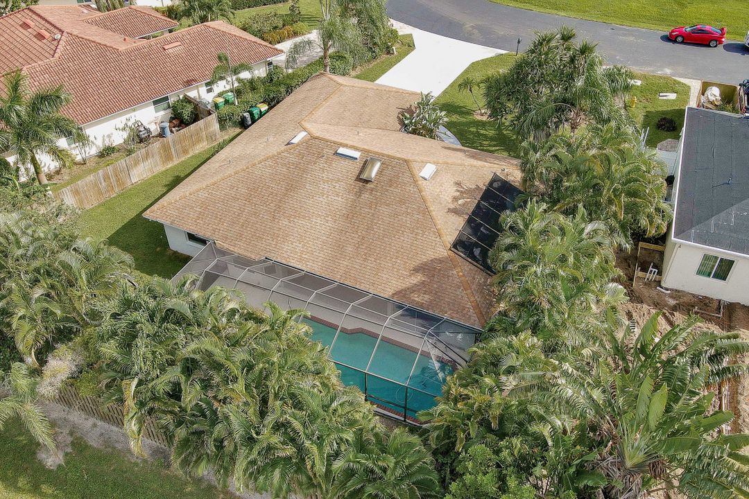 1010 Moon Lake Dr, Naples, FL 34104