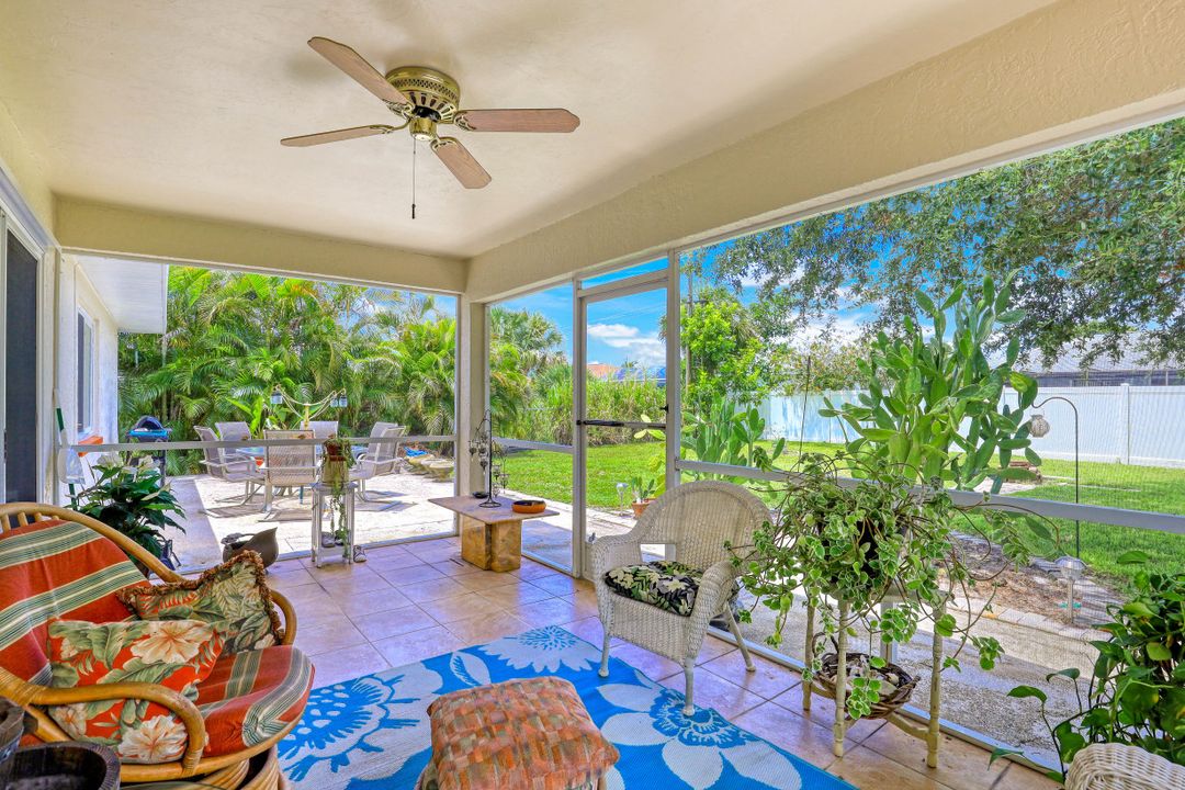 918 Santa Barbara Blvd, Cape Coral, FL 33991