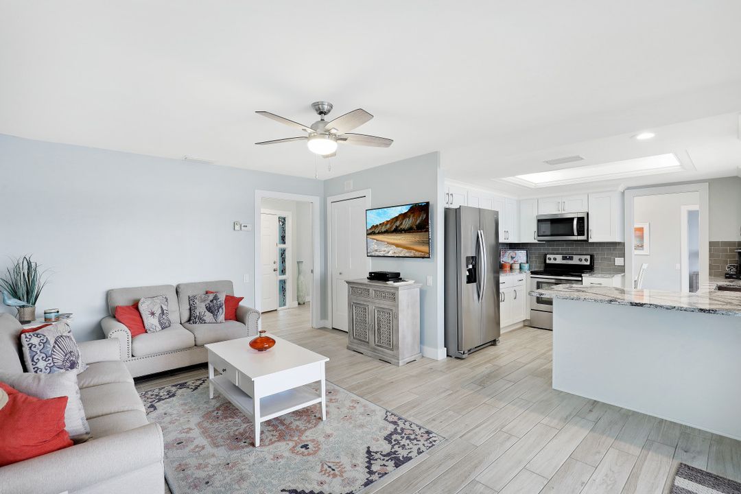 614 Cape Coral Pkwy W, Cape Coral, FL 33914