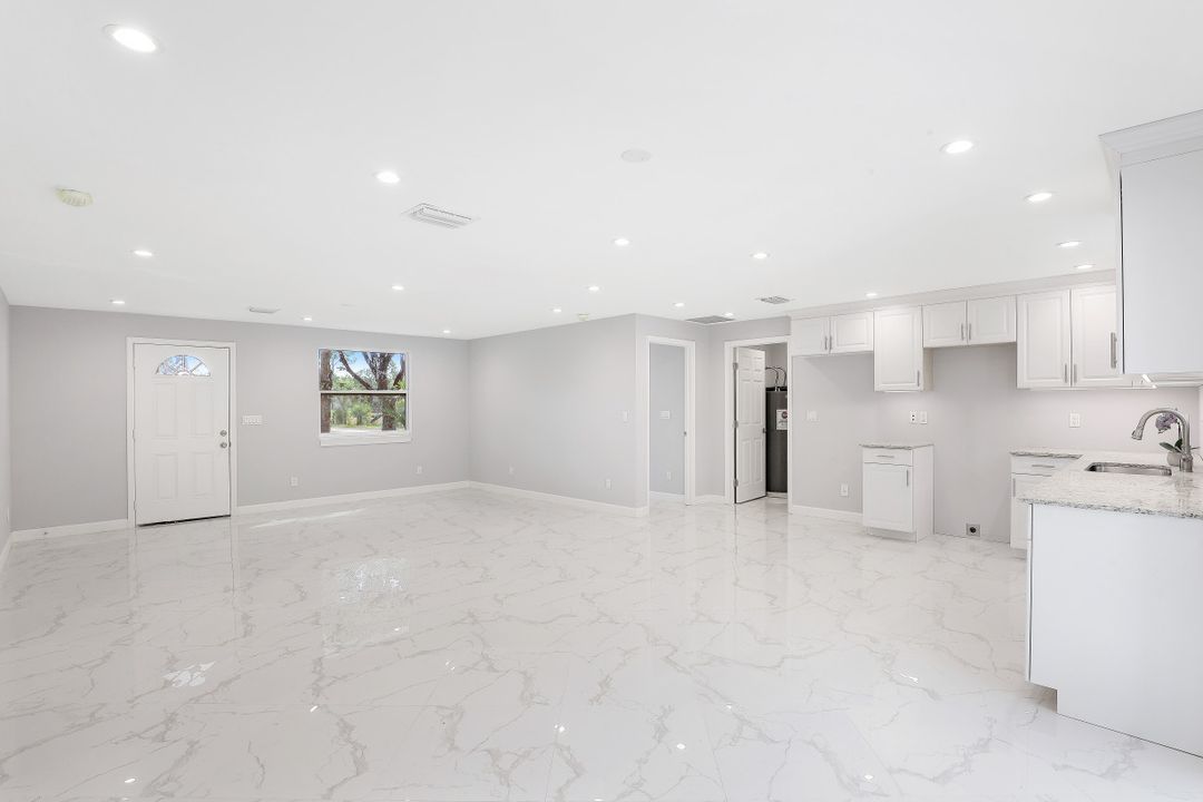 241 12th St SE, Naples, FL 34117