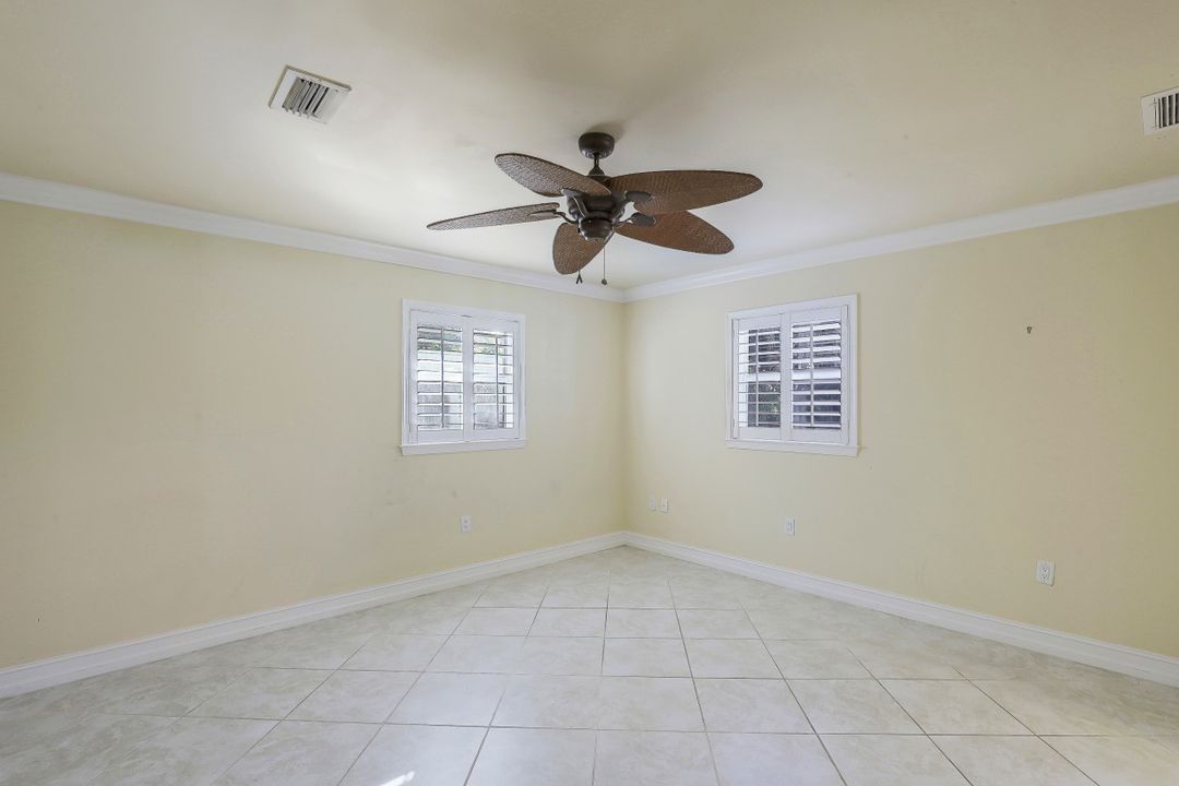 710 95th Ave N, Naples, FL 34108