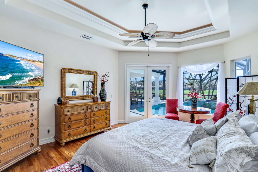 5958 Amberwood Dr, Naples, FL 34110