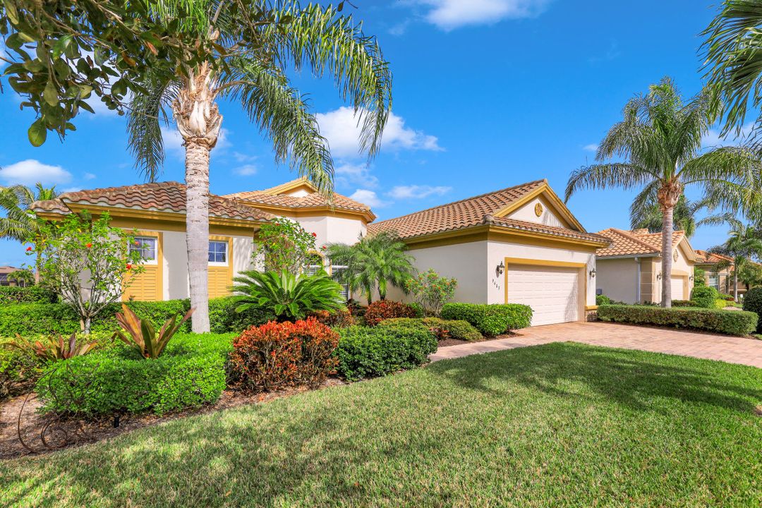 9403 Copper Rock Ct, Naples, FL 34120