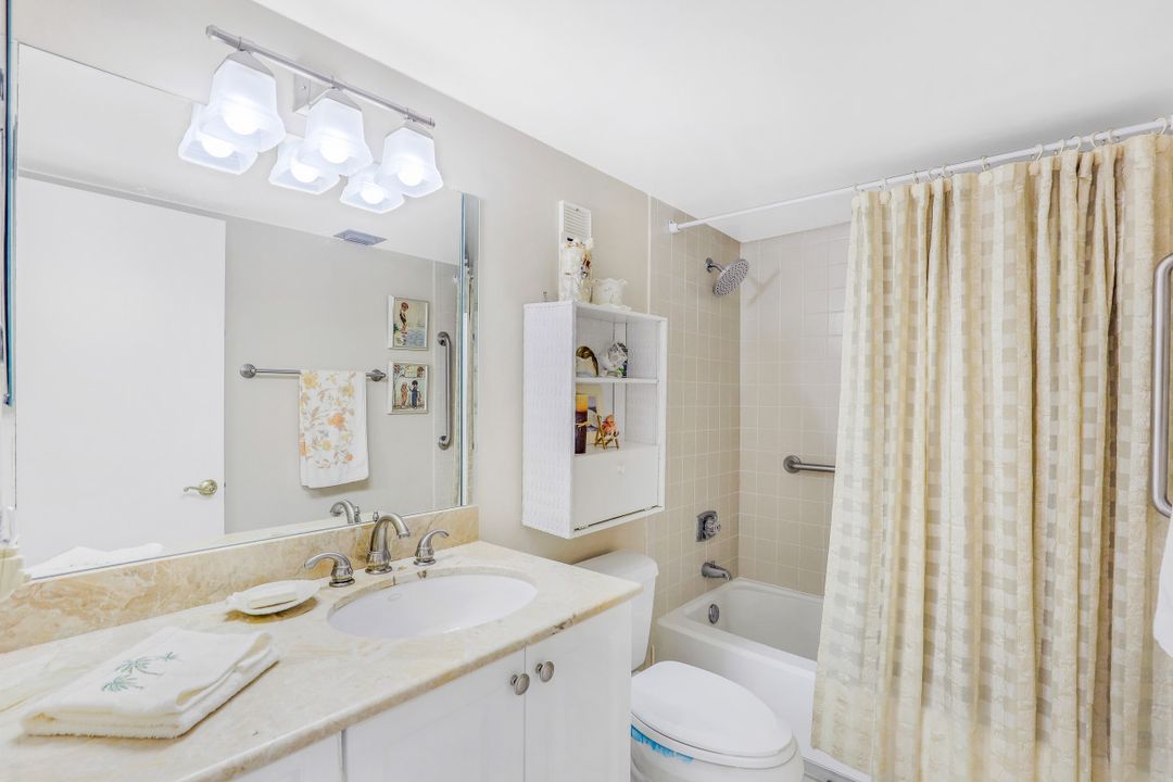 260 Seaview Ct #212, Marco Island, FL 34145