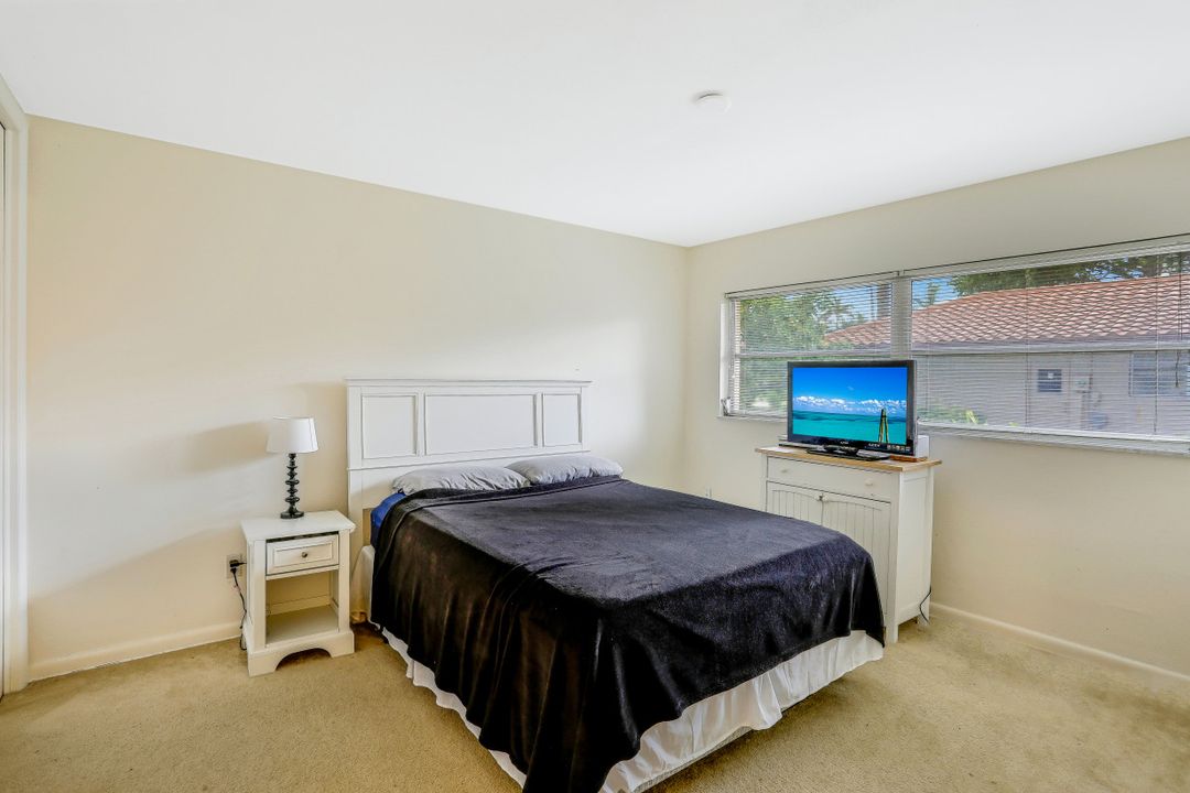 3888 Crayton Rd, Naples, FL 34103