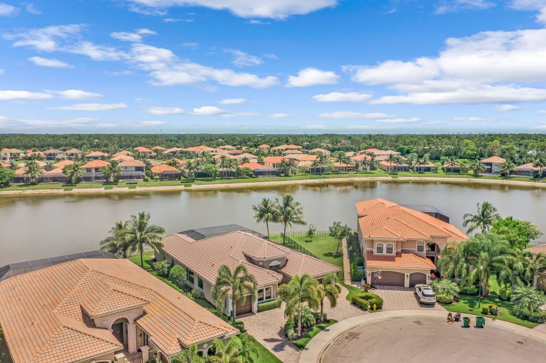 3910 Glacier Ct, Naples, FL 34119