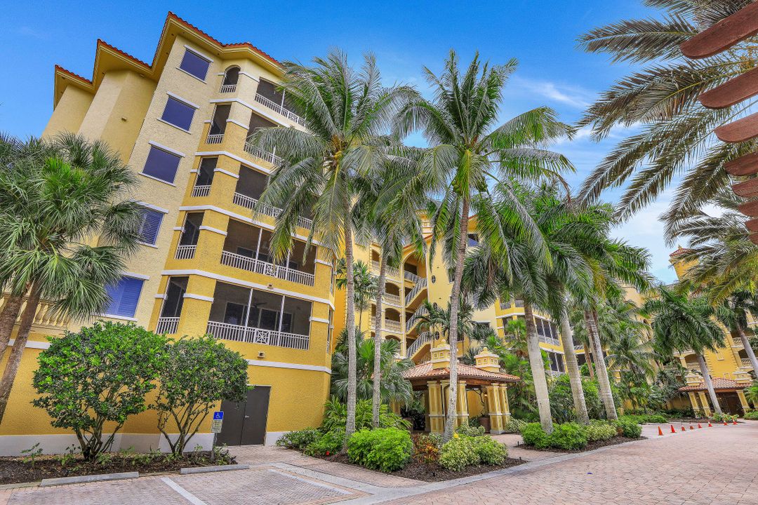 2738 Tiburon Blvd E #B-406, Naples, FL 34109