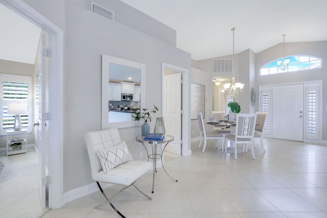 2810 Sailors Way, Naples, FL 34109