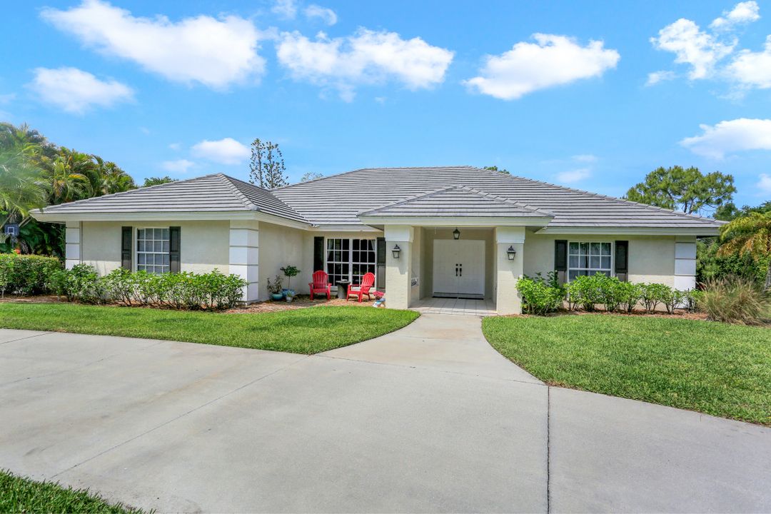 7359 Stonegate Dr, Naples, FL 34109