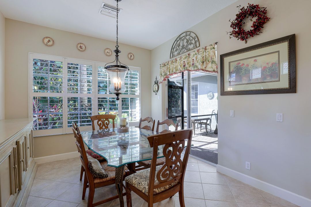 16156 Parque Ln, Naples, FL 34110