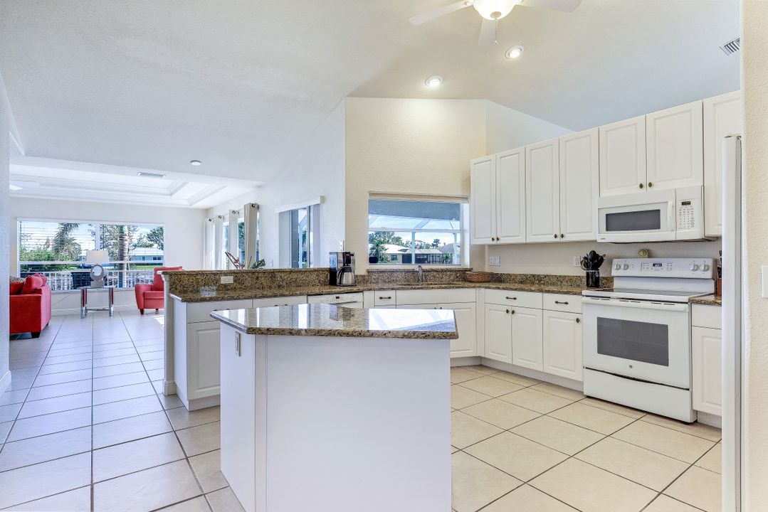 3317 SW 5th Pl, Cape Coral, FL 33914