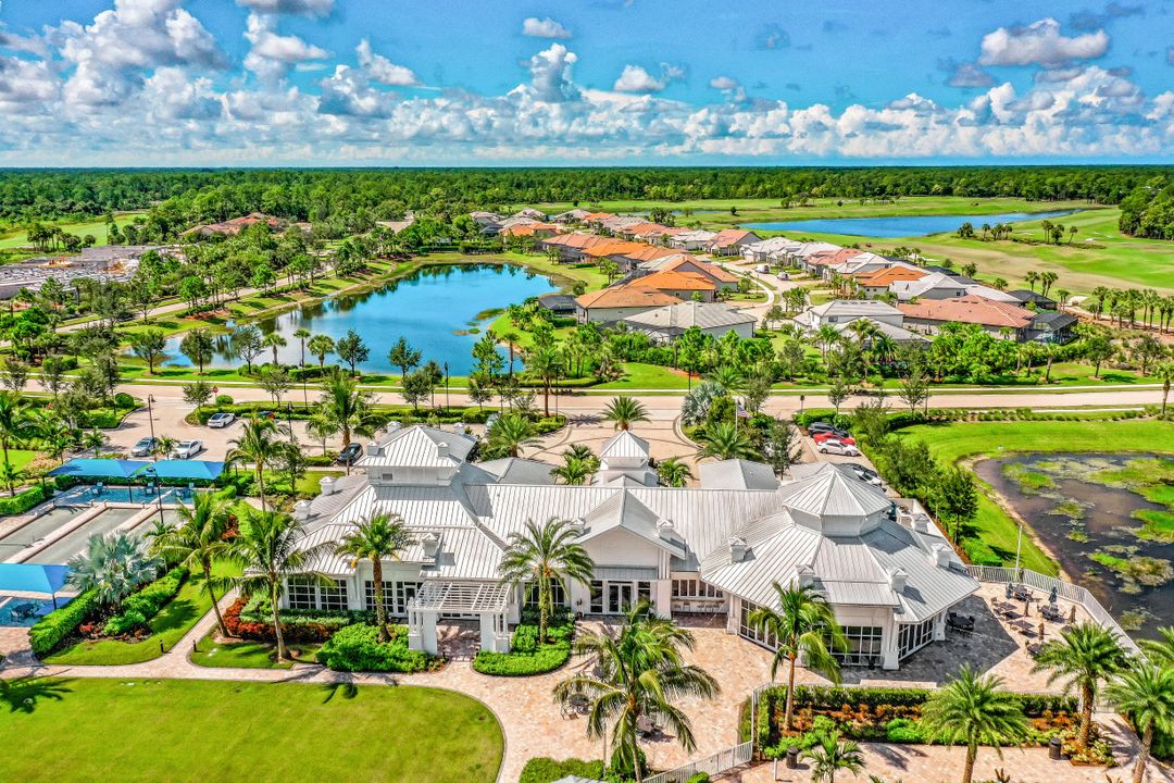 9765 Everglades Dr, Naples, FL 34120