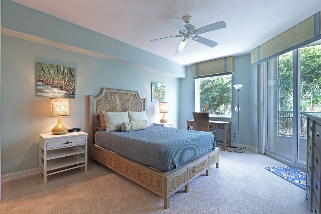 2748 Tiburon Blvd E #202, Naples, FL 34109