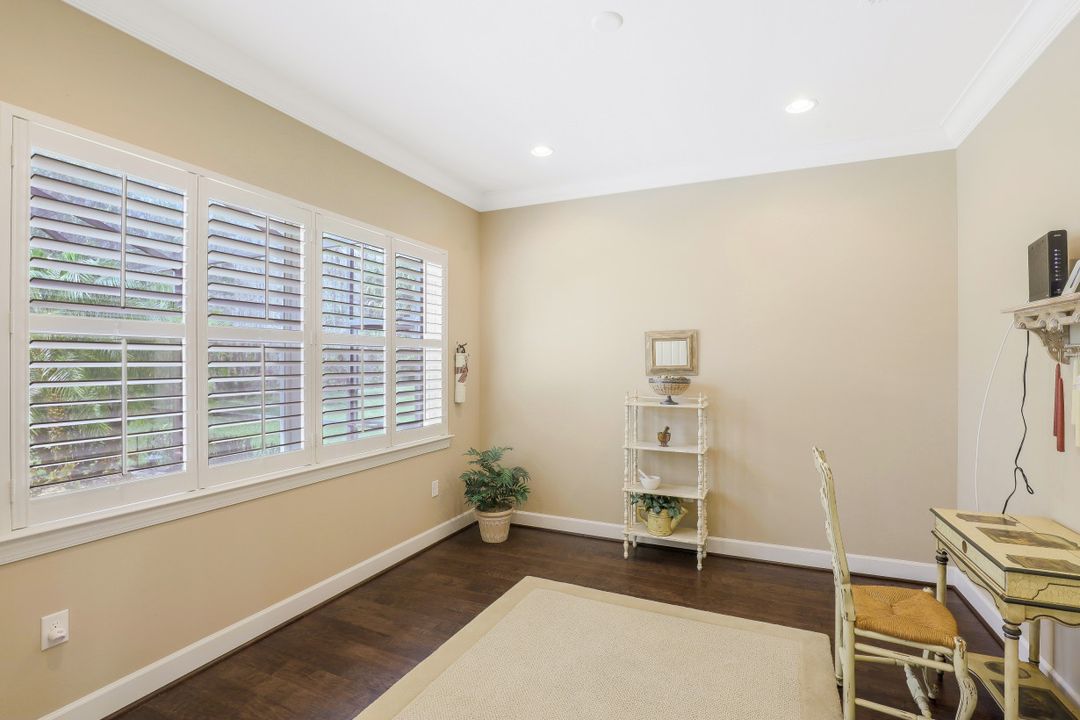 9359 Marble Stone Dr, Naples, FL 34120