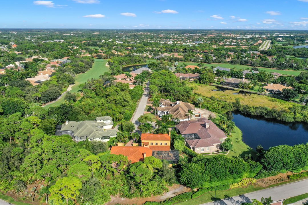 353 Chancery Cir, Naples, FL 34110