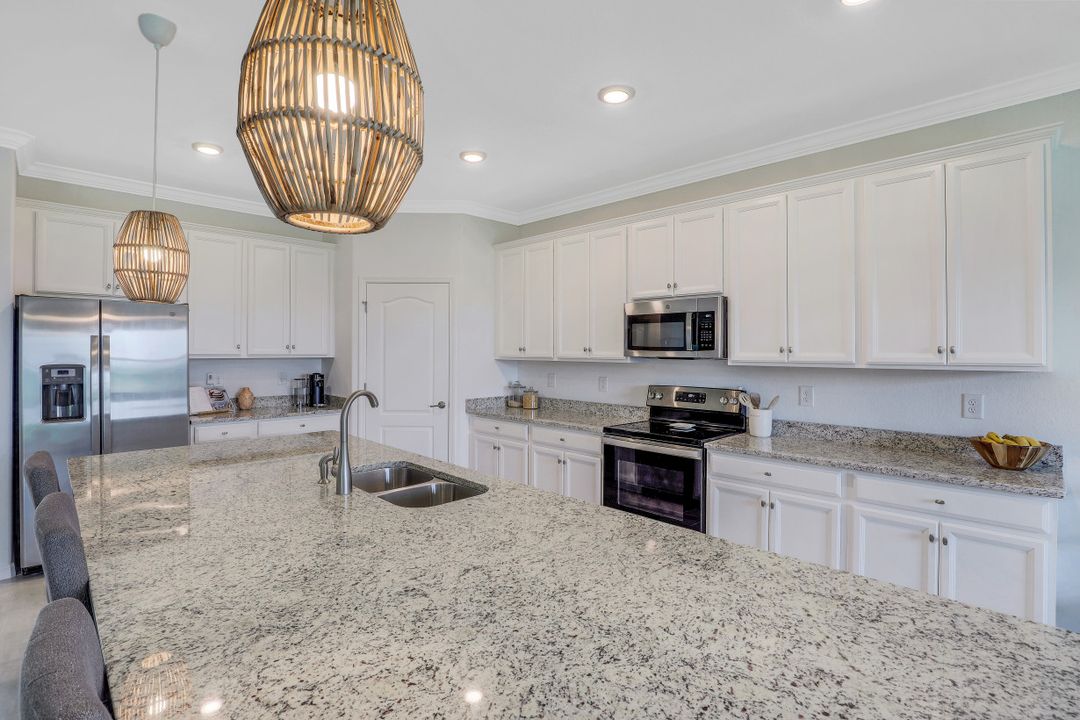 19732 Beechcrest Pl, Estero, FL 33913