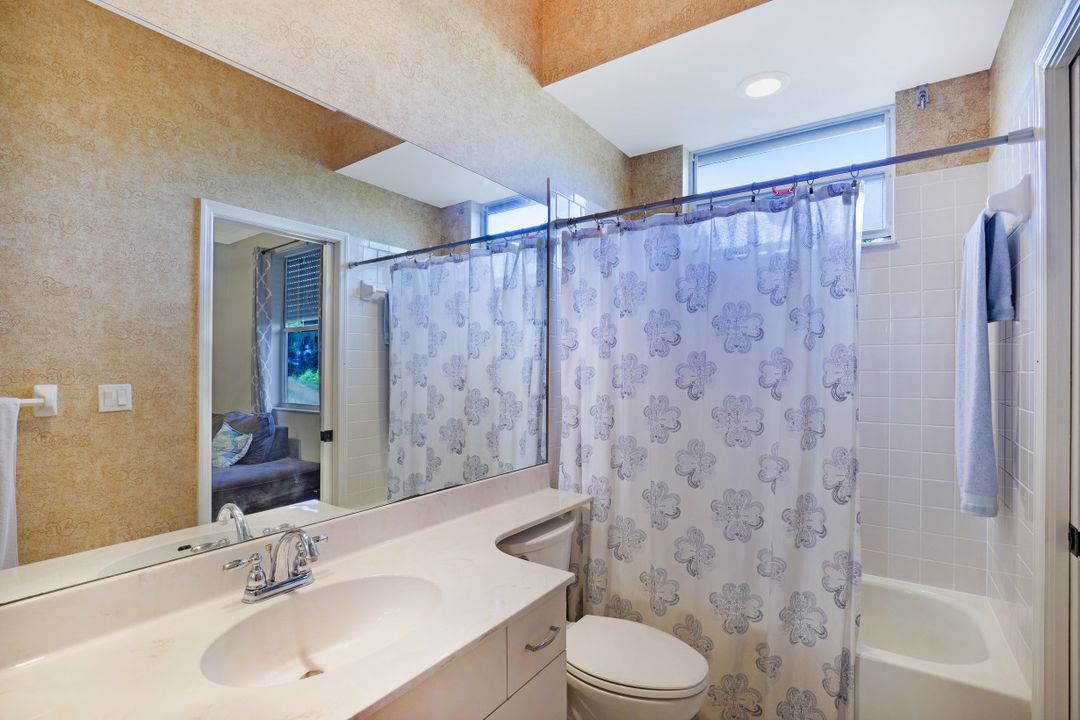 25251 Bay Cedar Dr, Bonita Springs, FL 34134