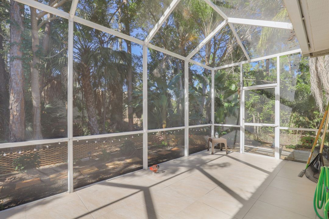 7782 Berkshire Pines Dr, Naples, FL 34104