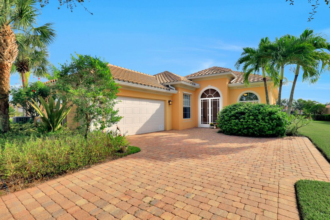 28627 Wahoo Dr, Bonita Springs, FL 34135