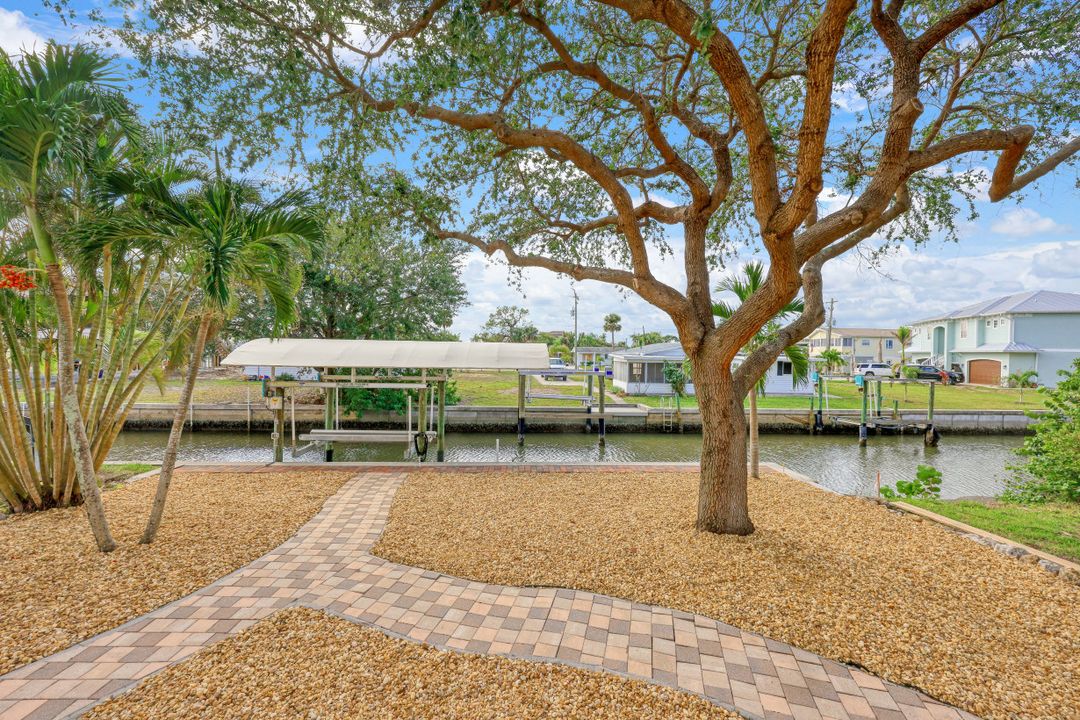 4733 Spring Creek Dr, Bonita Springs, FL 34134