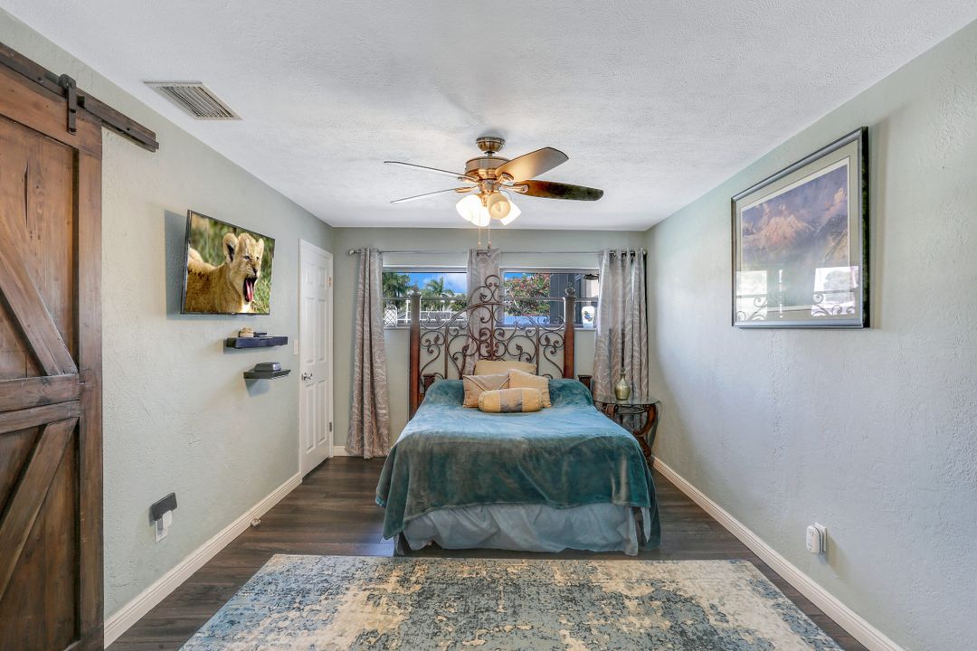 5811 SW 1st Pl, Cape Coral, FL 33914