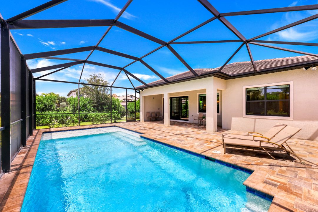 7273 Wilton Dr N, Naples, FL 34109