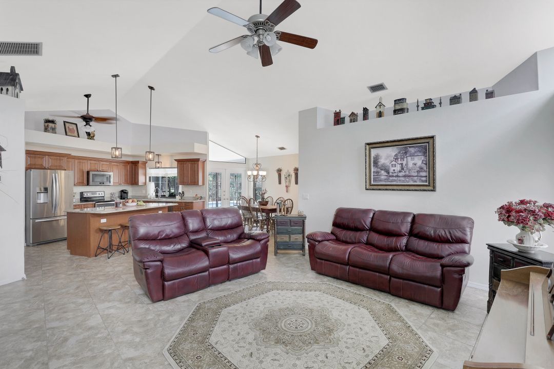 6830 Highland Pines Cir, Fort Myers, FL 33966