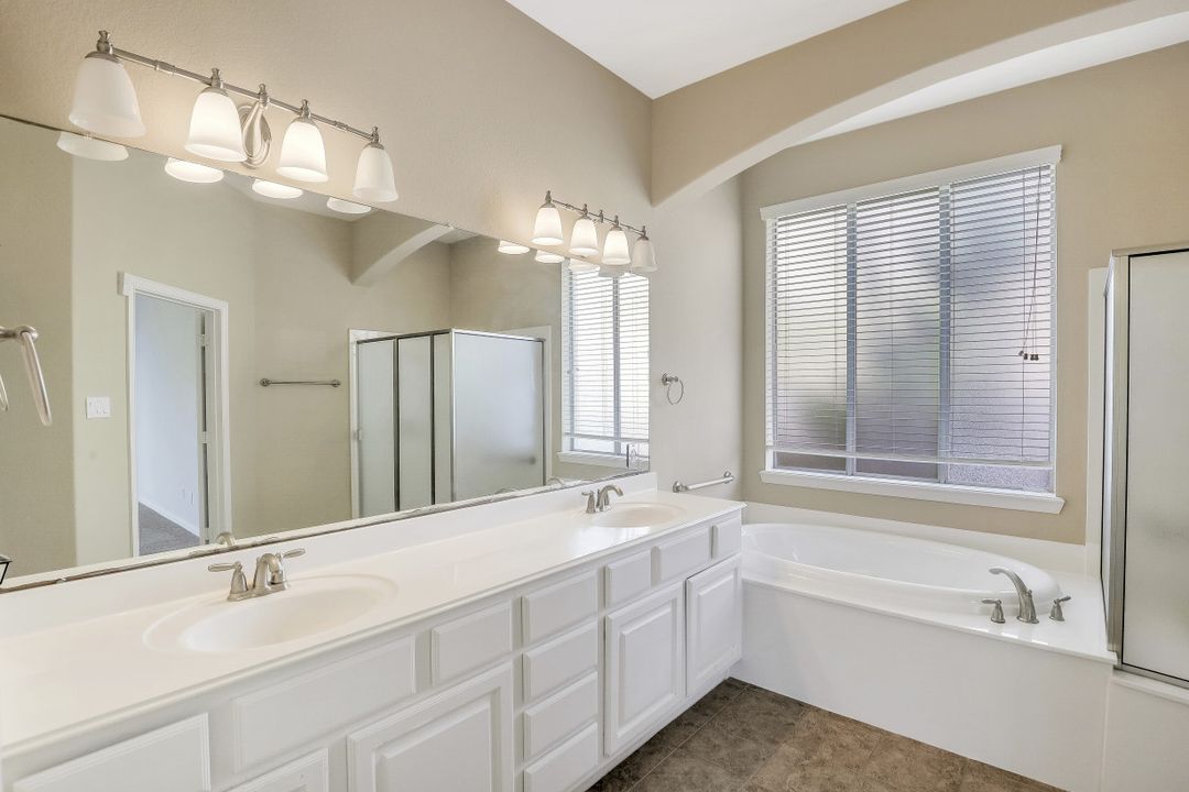 5327 Heath River Ln, Sugar Land, TX 77479