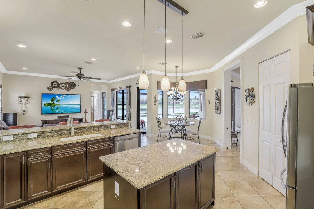 3910 Glacier Ct, Naples, FL 34119