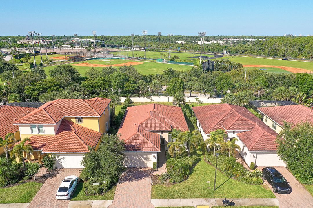 13484 Cambridge Ln, Naples, FL 34109