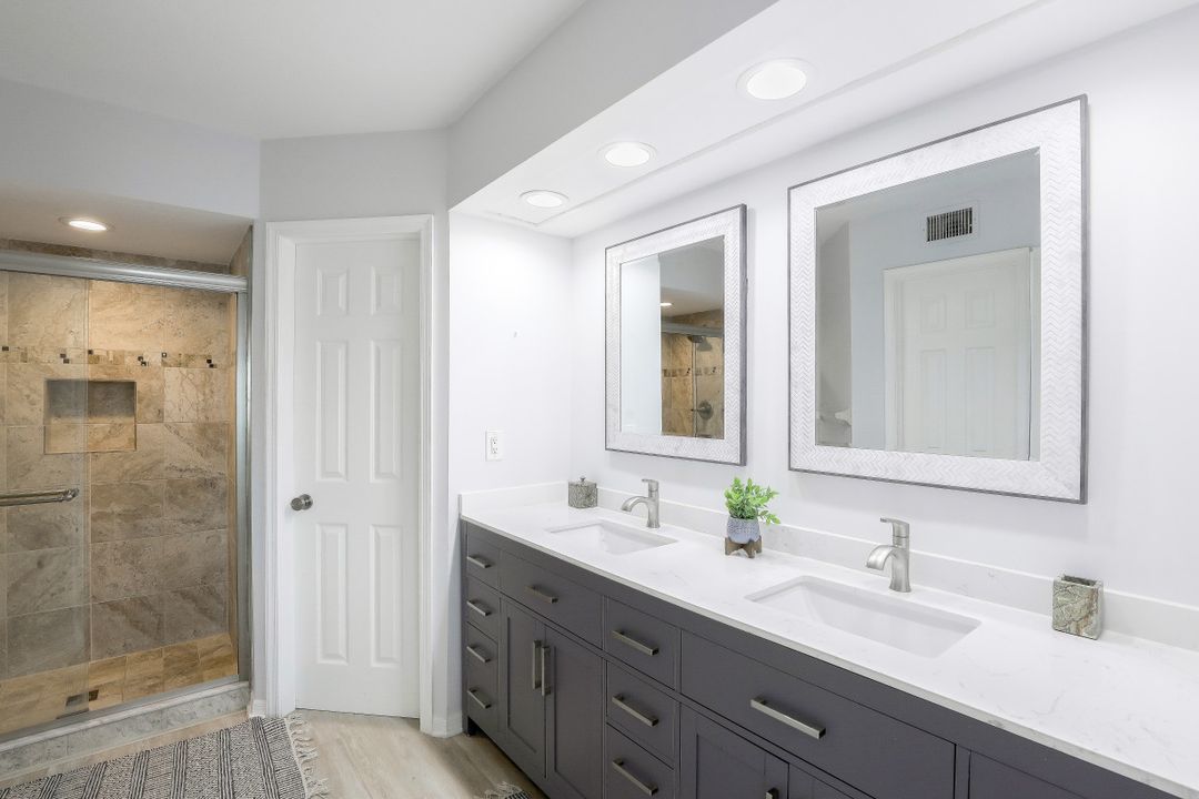 9101 Vanderbilt Dr #203, Naples, FL 34108