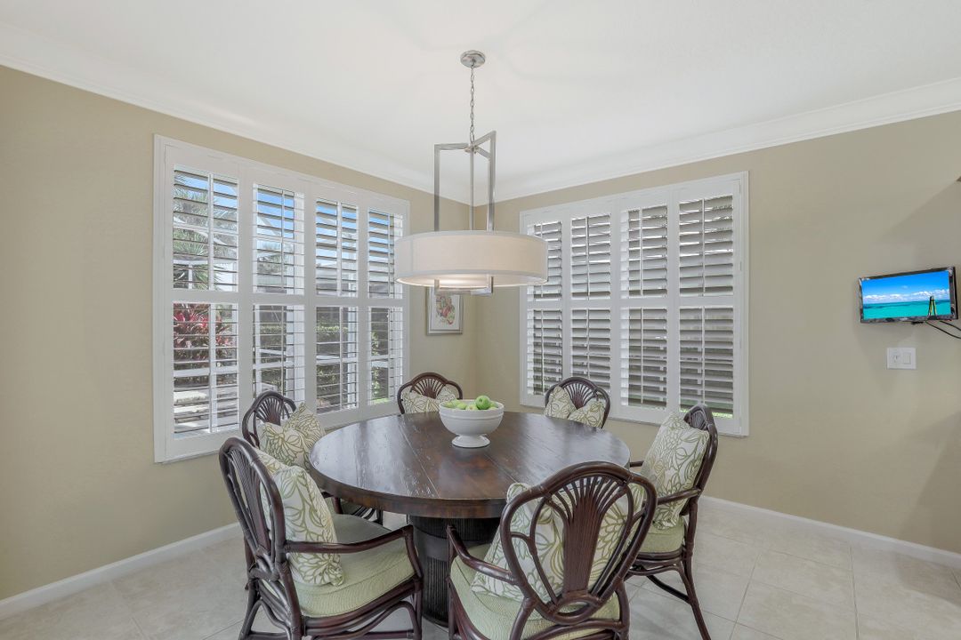 23181 Oakglen Ln, Bonita Springs, FL 34135