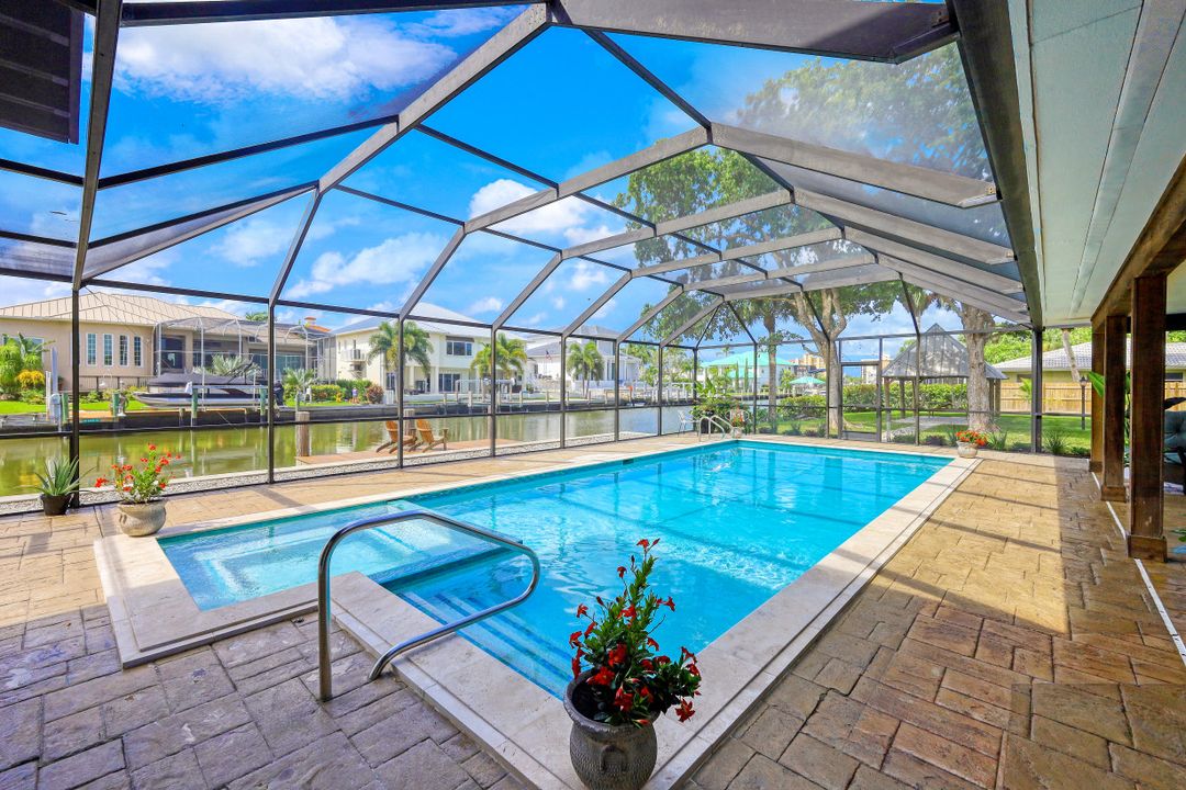 438 Lagoon Ave, Naples, FL 34108