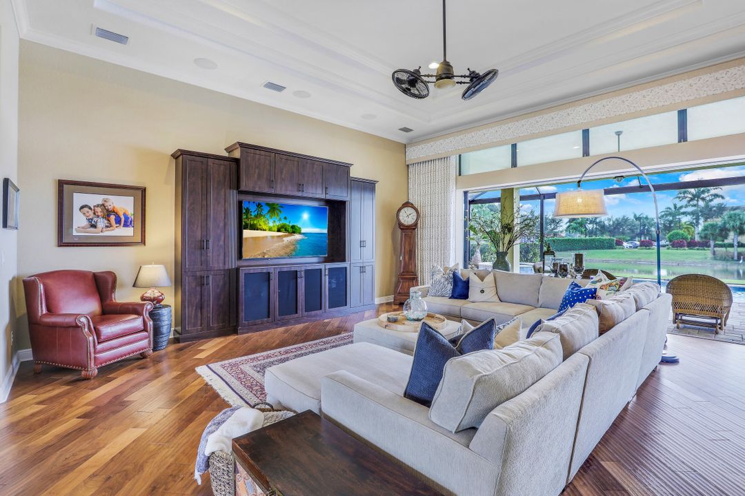 10565 Espanola Dr, Bonita Springs, FL 34135