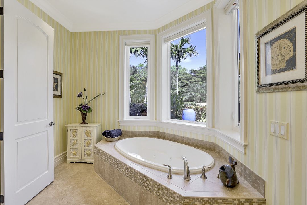 9301 Lakebend Preserve Ct, Estero, FL 34135