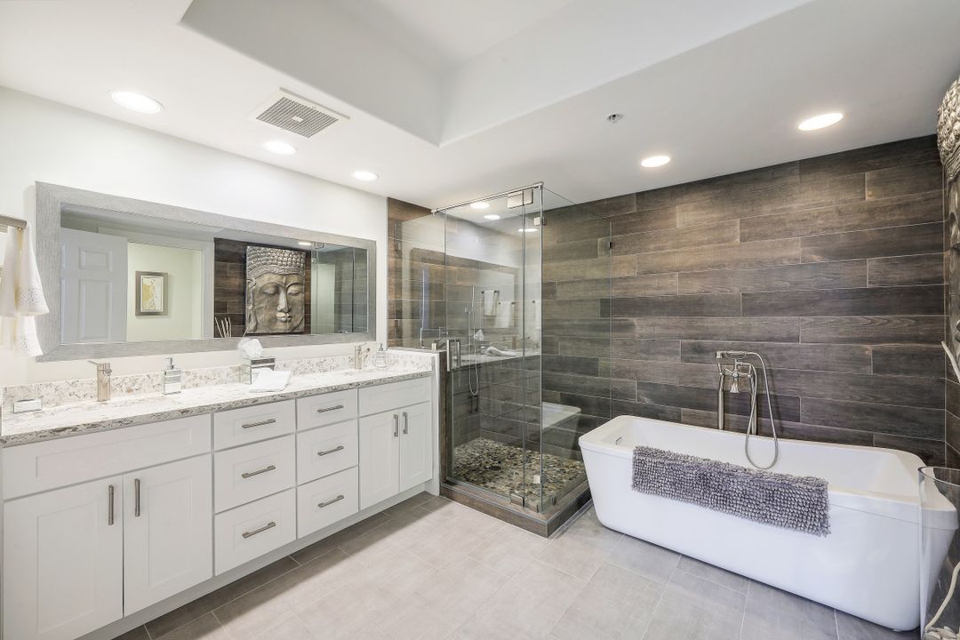 2748 Tiburon Blvd E #304, Naples, FL 34109