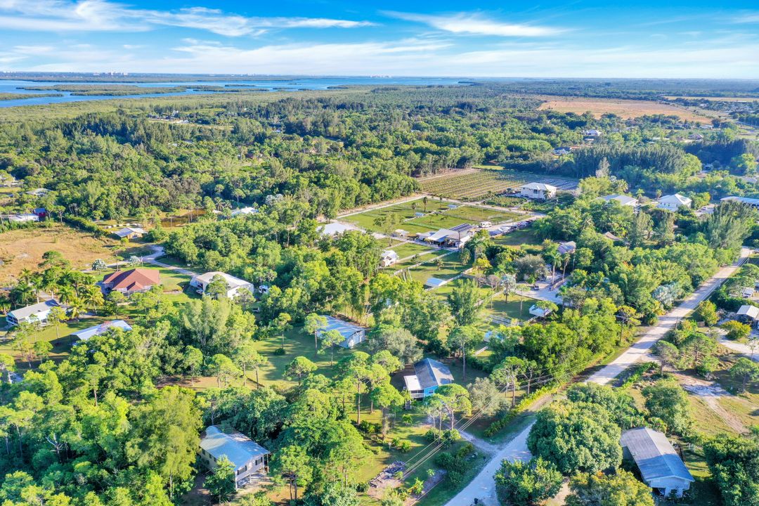 8642 Whispering Pines Dr, Saint James City, FL 33956