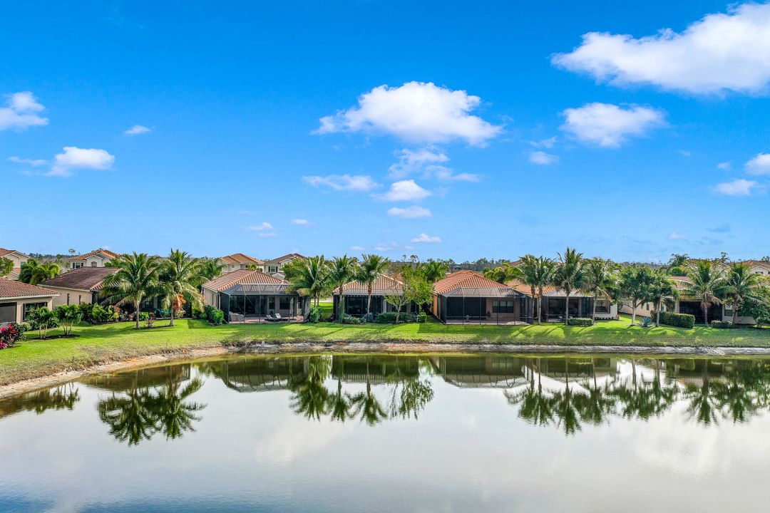 3370 Baltic Dr, Naples, FL 34119