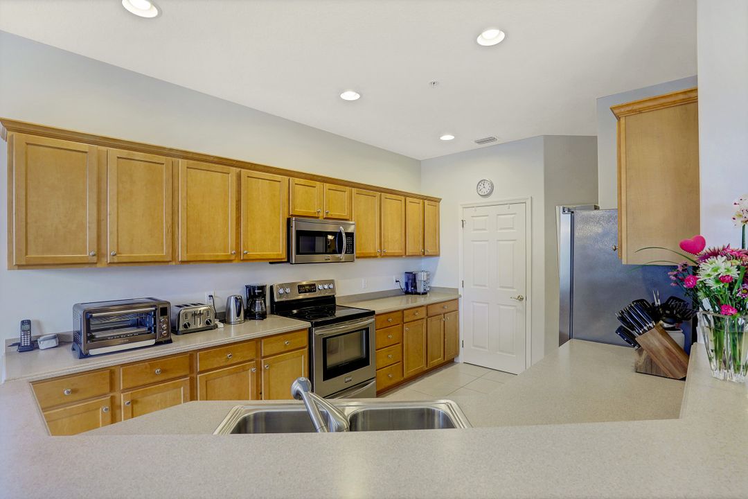 4600 Winged Foot Ct #104, Naples, FL 34112