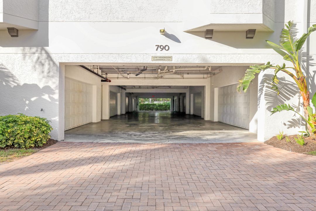 790 Bentwater Cir #203, Naples, FL 34108