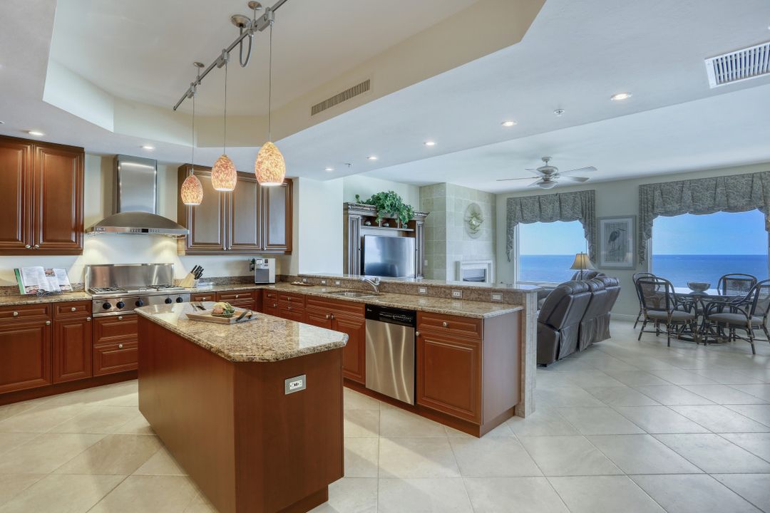 970 Cape Marco Dr #1106, Marco Island, FL 34145