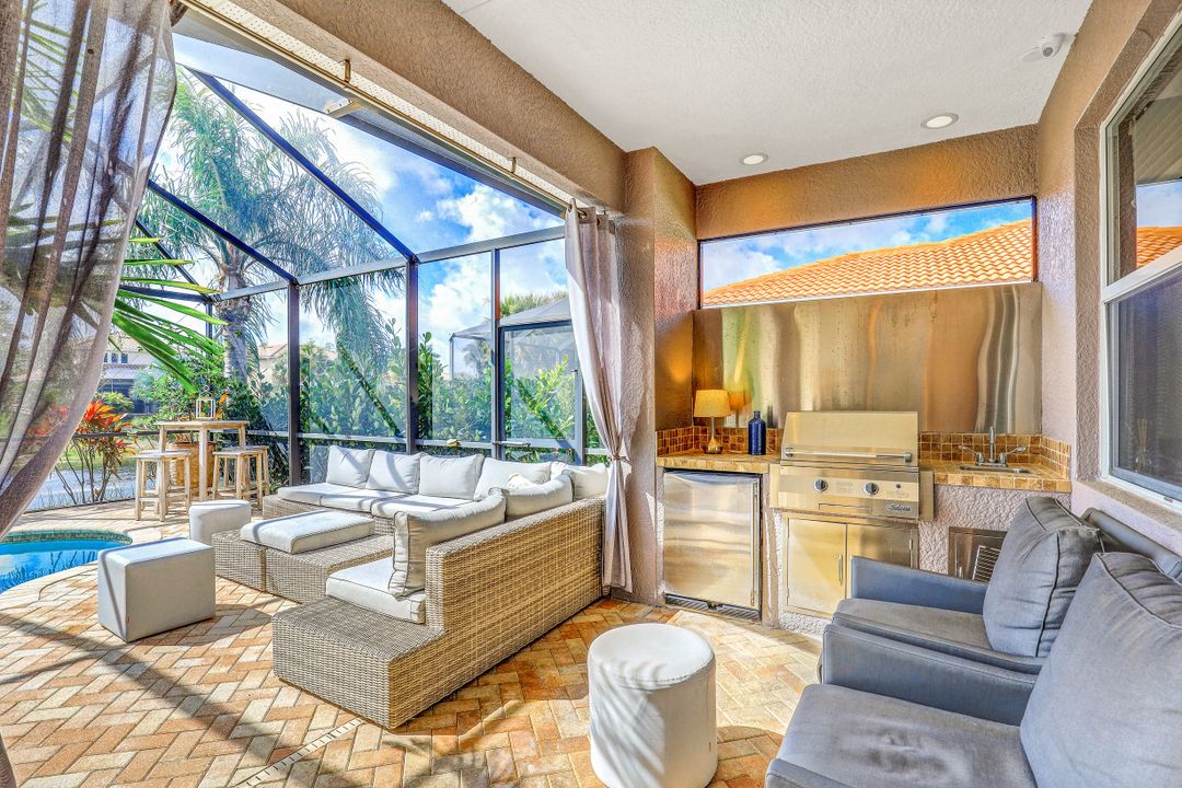 7632 Martino Cir, Naples, FL 34112